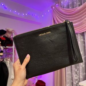 NWT Michael Kors Large Leather Clutch/Wristlet Black zip